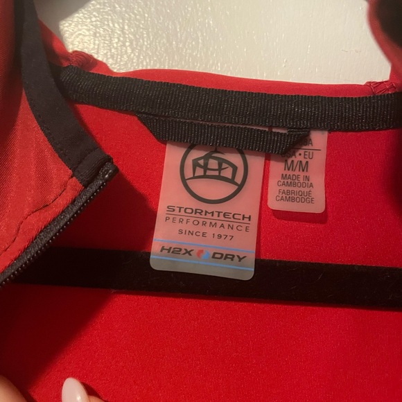 Black/red ombré hooded jacket from the Wineglass race series size M - Picture 2 of 4